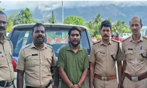 ടോൾ പ്ലാസയ്ക്ക് സമീപം നടന്ന വാഹന പരിശോധന; പിന്നാലെ സ്വകാര്യ ബസിൽ യാത്ര ചെയ്ത 25കാരന്റെ മുഖത്ത് പരുങ്ങൽ ഭാവം; യുവാവിന്റെ കൈയിൽ നിന്ന് പൊക്കിയത് എംഡിഎംഎ