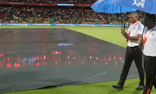 ഐപിഎല്‍ കലാശപ്പോരിന് മണിക്കൂര്‍ മാത്രം; അഹമ്മദാബാദില്‍ രസംകൊല്ലിയായി കനത്ത മഴ; ആരാധകര്‍ക്ക് ആശങ്ക; പ്രതീക്ഷയായി രണ്ട് മണിക്കൂര്‍ അധികസമയവും റിസര്‍വ് ദിനവും