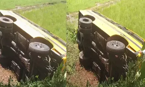 ആ സ്കൂൾ ബസ് അപകടത്തിന് കാരണം അധികൃതരുടെ അനാസ്ഥ തന്നെ; റോഡിന് സൈഡ് വാൾ കെട്ടുന്നതിനും റോഡിൻ്റെ വശങ്ങളിലെ കയ്യേറ്റം ഒഴിപ്പിക്കാനും ഇനിയെങ്കിലും അധികൃതർ തയ്യാറാകണമെന്ന് ബി.ജെ.പി