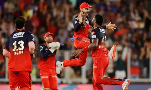 പതിനെട്ട് വര്‍ഷത്തെ കാത്തിരിപ്പിന് വിരാമം; കോഹ്ലിക്കും കുംബ്ലെയ്ക്കും വെട്ടോറിക്കും സാധിക്കാത്തത് സാക്ഷാത്കരിച്ച് പാട്ടിദാര്‍; ആര്‍ സി ബി ക്ക് ഐ പി എല്ലില്‍ കന്നികിരീടം; പഞ്ചാബ് കിങ്‌സിനെ തോല്‍പ്പിച്ചത് ആറുറണ്‍സിന്; കണ്ണീരഞ്ഞ് വിരാട് കോഹ്ലി