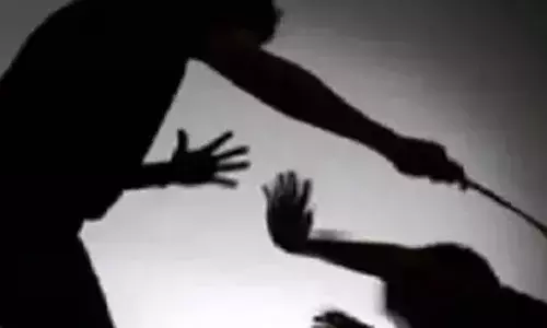 പുതുപ്പാടിയില്‍ ഒന്‍പതാം ക്ലാസ് വിദ്യാര്‍ഥിയെ പത്താം ക്ലാസ് വിദ്യാര്‍ഥികള്‍ സംഘംചേര്‍ന്ന് മര്‍ദിച്ചു; തലയ്ക്കും കണ്ണിനും സാരമായി പരിക്കേറ്റ വിദ്യാര്‍ഥി ആശുപത്രിയില്‍