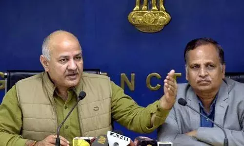 2000 കോടിയുടെ ക്ലാസ് റൂം നിര്‍മാണ അഴിമതിക്കേസ്: ഡല്‍ഹി മുന്‍ മന്ത്രിമാരായ മനീഷ് സിസോദിയയ്ക്കും സത്യേന്ദര്‍ ജെയിനിനും സമന്‍സ്