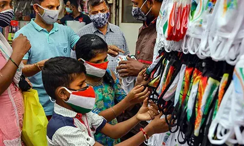 ഗുരുതരമല്ലാത്ത ലക്ഷണങ്ങളുമായി വ്യാപിക്കുന്നത് ഒമിക്രോണ്‍ ജെ എന്‍ 1, എല്‍ എഫ് 1 വകഭേദങ്ങള്‍; കോവിഡില്‍ ഭീതി വേണ്ട, മുന്‍കരുതല്‍ പ്രധാനമെന്ന് ഐ എം എ