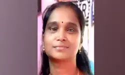 ട്രെയിനില് നിന്നും പുഴയിലേക്ക് ചാടി; ചാലക്കുടിയില് ഹയര്സെക്കന്ഡറി അധ്യാപിക ആത്മഹത്യ ചെയ്തു: അധ്യാപിക ജീവനൊടുക്കിയത് ജോലി കഴിഞ്ഞ് വീട്ടിലേക്ക് മടങ്ങവെ ട്രെയിനില് നിന്നും പുഴയിലേക്ക് ചാടി; ചാലക്കുടിയില് ഹയര്സെക്കന്ഡറി അധ്യാപിക ആത്മഹത്യ ചെയ്തു: അധ്യാപിക ജീവനൊടുക്കിയത് ജോലി കഴിഞ്ഞ് വീട്ടിലേക്ക് മടങ്ങവെ