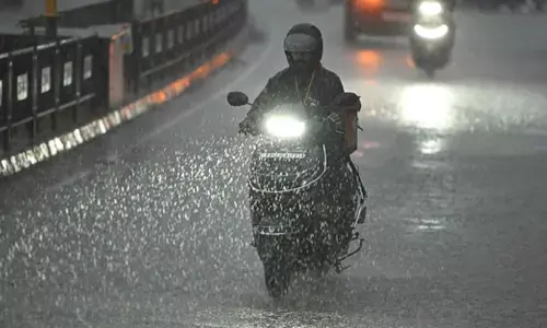 കുട എടുക്കാൻ മറക്കല്ലേ..; സംസ്ഥാനത്ത് ഇന്നും നാളെയും ഇടിമിന്നലോടു കൂടിയ മഴയ്ക്ക് സാധ്യത; അടുത്ത 3 മണിക്കൂർ നിർണായകം; ജാഗ്രത നിർദ്ദേശം നൽകി കാലാവസ്ഥ വകുപ്പ്