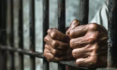 കോടതി വളപ്പിലെ ലോക്കപ്പിൽ വിചാരണത്തടവുകാരനെ മരിച്ച നിലയിൽ കണ്ടെത്തി; കൊലപാതകമെന്ന് പോലീസ്; പിന്നിൽ രണ്ട് സഹതടവുകാരെന്ന് സംശയം