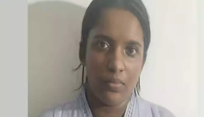 ലണ്ടനില്‍ വര്‍ക്ക് വിസ വാഗ്ദാനം ചെയ്ത് കാഞ്ചിയാര്‍ സ്വദേശിയില്‍ നിന്നും പത്ത് ലക്ഷം തട്ടി; ഐറിന്റെ വിസ തട്ടിപ്പിന് ഇരയായത് നിരവധി പേര്‍: 25കാരി അറസ്റ്റില്‍