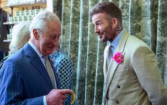 ഒടുവില് ഡേവിഡ് ബെക്കാമും സര് പദവിയിലേക്ക്; സ്ഥാനലബ്ധിയില് അഭിനന്ദനം അറിയിച്ച് ചാള്സ് രാജാവും ഒടുവില് ഡേവിഡ് ബെക്കാമും സര് പദവിയിലേക്ക്; സ്ഥാനലബ്ധിയില് അഭിനന്ദനം അറിയിച്ച് ചാള്സ് രാജാവും