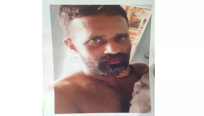 പത്തനംതിട്ടയിൽ വീട്ടിൽ നിന്നും 50കാരനെ കാണാനില്ലെന്ന് പരാതി; പോലീസ് അന്വേഷണം എങ്ങുമെത്തിയില്ലെന്ന് ഭാര്യ പത്തനംതിട്ടയിൽ വീട്ടിൽ നിന്നും 50കാരനെ കാണാനില്ലെന്ന് പരാതി; പോലീസ് അന്വേഷണം എങ്ങുമെത്തിയില്ലെന്ന് ഭാര്യ