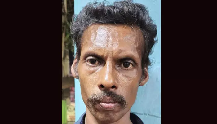 പീഡനക്കേസില് ജാമ്യത്തില് ഇറങ്ങി മുങ്ങിയത് രണ്ടു തവണ; പത്തുവര്ഷം മുന്പ് മുങ്ങിയിട്ട് അജ്ഞാതവാസം; ഒമ്പതുമാസം നീണ്ട അന്വേഷണത്തിനൊടുവില് പിടിയില്; ഒരു പ്രതിയെ പിടിക്കാനായി പമ്പ പോലീസ് നടന്നലഞ്ഞു പീഡനക്കേസില് ജാമ്യത്തില് ഇറങ്ങി മുങ്ങിയത് രണ്ടു തവണ; പത്തുവര്ഷം മുന്പ് മുങ്ങിയിട്ട് അജ്ഞാതവാസം; ഒമ്പതുമാസം നീണ്ട അന്വേഷണത്തിനൊടുവില് പിടിയില്; ഒരു പ്രതിയെ പിടിക്കാനായി പമ്പ പോലീസ് നടന്നലഞ്ഞു