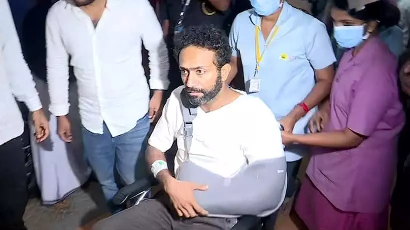 വാഹനാപകടത്തില്‍ പരിക്കേറ്റ നടന്‍ ഷൈന്‍ ടോം ചാക്കോയെയും അമ്മയെയും തൃശൂരില്‍ എത്തിച്ചു; പിതാവിന്റെ സംസ്‌കാരം പിന്നീട്