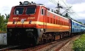 തത്കാല്‍ ടിക്കറ്റുകള്‍ ബുക്ക് ചെയ്യുമ്പോള്‍ ഉപഭോക്താക്കളുടെ ആധാര്‍ അടിസ്ഥാനമാക്കി ഐഡന്റിറ്റി സ്ഥിരീകരിക്കണം നിര്‍ബന്ധമാകും; ആധാര്‍ നമ്പറും ലോഗിന്‍ ഐഡിയും ലിങ്ക് ചെയ്യുന്നത് നിര്‍ബന്ധമാക്കുമെന്ന് ഇന്ത്യന്‍ റെയില്‍വേ