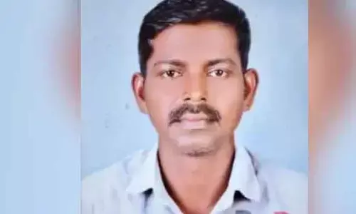 ഒരു വര്‍ഷം മുമ്പുണ്ടായ വാഹനാപകടത്തെത്തുടര്‍ന്ന് ഇടതുകാല്‍ മുറിച്ചുമാറ്റി; വീടിന്റെ തൊട്ടടുത്തെ കരിങ്കല്‍കെട്ടില്‍ സുഹൃത്തുക്കളുമായി സംസാരിച്ചിരിക്കുമ്പോള്‍ രാത്രി പാമ്പു കടി; കാലടിയില്‍ മരിച്ചത് ഷിനോയ്