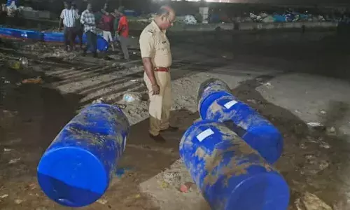 വിഴിഞ്ഞം തീരത്ത് വീണ്ടും കെമിക്കലുകള്‍ അടങ്ങിയ ബാരലുകള്‍; മീന്‍ പിടിക്കാന്‍ പോയ വലകളില്‍ കുടുങ്ങും; മത്സ്യബന്ധനത്തിന് തടസ്സം; തീരത്ത് ആശങ്ക
