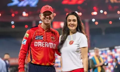 പരിശീലകനായപ്പോള്‍ എങ്ങനെയാണ് ഇത്ര ശാന്തനായി ഇരിക്കുന്നതെന്ന് പ്രീതി സിന്റ;  ഞാന്‍ അത്ര ശാന്തനല്ല, ഡഗൗട്ടില്‍ എനിക്കൊപ്പം ഇരുന്നാല്‍ അറിയാമെന്ന് റിക്കി പോണ്ടിങ്; ഓരോ താരത്തെയും അവരുടെ ലെവലില്‍ മികച്ചവരാക്കാനാണ് ശ്രമിച്ചതെന്നും പഞ്ചാബ് കിങ്‌സ് പരിശീലകന്‍