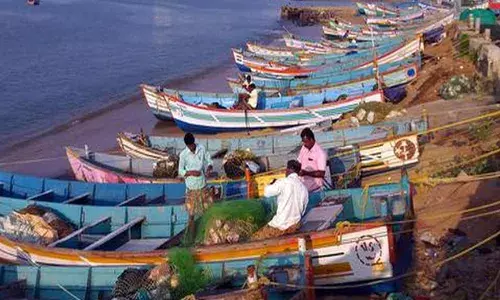 ട്രോളിങ് നിരോധനം ഇന്ന് അര്‍ധരാത്രി മുതല്‍; പരമ്പരാഗത മത്സ്യബന്ധന തൊഴിലാളികള്‍ക്ക് കടലില്‍ പോകാം