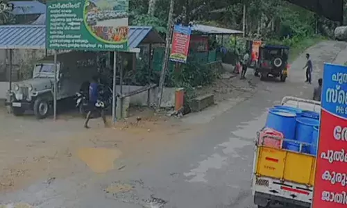 കുടുംബങ്ങള്‍ തമ്മില്‍ വാക്കു തര്‍ക്കം;  പകതീര്‍ക്കാന്‍ ചായക്കടയിലേക്ക് ജീപ്പ് ഓടിച്ചു കയറ്റി യുവാവ്: മൂന്ന് കുട്ടികളടക്കം ആറു പേര്‍ക്ക് പരിക്ക്