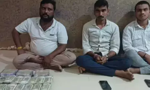 മൊബൈൽ ഷോപ്പ് നടത്തുന്നയാളെ പോലീസ് വിടാതെ നിരീക്ഷിച്ചു; ഒരുമാസം കഴിഞ്ഞപ്പോൾ ട്വിസ്റ്റ്; മിന്നൽ റെയ്‌ഡിൽ കുടുങ്ങി; ഇവർ മുഖ്യ കണ്ണികളെന്നും കണ്ടെത്തൽ