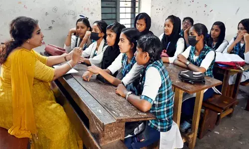 ഹൈസ്‌കൂളുകളിലെ പ്രവൃത്തിസമയം അടുത്തയാഴ്ച മുതല്‍ കൂടും; ടൈംടേബിള്‍ പുനഃക്രമീകരിക്കാന്‍ സര്‍ക്കുലര്‍ പുറത്തിറക്കി വിദ്യാഭ്യാസവകുപ്പ്