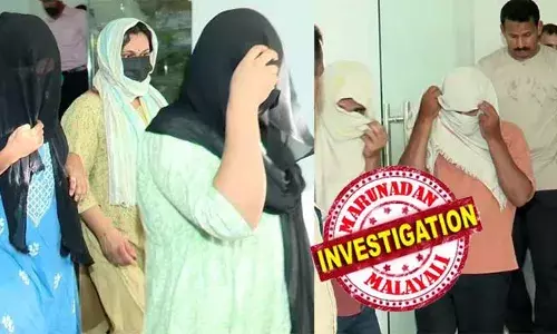 ബിന്ദുവിന്റെ കോള്‍ ലിസ്റ്റ് കണ്ട് പോലീസുകാരും ഞെട്ടി! മലാപറമ്പിലെ അനാശാസ്യ കേന്ദ്രത്തില്‍ വന്നു പോയവരില്‍ പോലീസ് ഉദ്യോഗസ്ഥരും;  സര്‍ക്കാര്‍ ഉദ്യോഗസ്ഥരും സന്ദര്‍ശകര്‍; സ്ഥിരം ഇടപാടുകാരെ ഉള്‍പ്പെടുത്തി വാട്സാപ്പ് ഗ്രൂപ്പും രൂപീകരിച്ചു; ഒര ദിവസം ഫ്‌ലാറ്റില്‍ എത്തിയിരുന്നത് ശരാശരി 25 ഇടപാടുകാര്‍