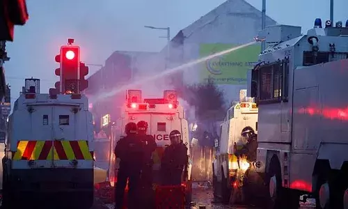 കൗമാരക്കാരിയെ റേപ്പ് ചെയ്ത് റൊമേനിയക്കാരായ രണ്ട് 14 വയസ്സുകാര്‍; ജനം തെരുവില്‍ ഇറങ്ങിയതോടെ നോര്‍ത്തേണ്‍ അയര്‍ലന്‍ഡില്‍ കലാപം