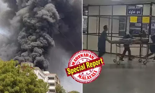 ഇന്ധനം നിറച്ച് ടേക് ഓഫ് ചെയ്ത് നിമിഷങ്ങള്‍ക്കുള്ളില്‍ അപകടം;  തകര്‍ന്നു വീണതിന് പിന്നാലെ വിമാനത്തില്‍ തീപിടിച്ചു; വിമാനത്തിന്റെ പിന്‍വശം മരത്തിലിടിച്ചെന്നാണ് സൂചന; ലണ്ടനിലേക്ക് പുറപ്പെട്ട എയര്‍ ഇന്ത്യയുടെ ബോയിങ് 787 വിമാനത്തില്‍ മുന്‍ ഗുജറാത്ത് മുഖ്യമന്ത്രി വിജയ് റൂപാണിയും? ആശങ്ക ഉയര്‍ത്തി അപകടത്തിന്റെ ദൃശ്യങ്ങള്‍