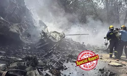 ടേക്ക് ഓഫിന് പിന്നാലെ താഴ്ന്നുപറന്നു;  നിമിഷങ്ങള്‍ക്കുള്ളില്‍ തീഗോളമായി;  അഹമ്മദാബാദ്  വിമാന ദുരന്തത്തില്‍ മരണം 133 ആയി; കത്തിക്കരിഞ്ഞ മൃതദേഹങ്ങള്‍;  മരണസംഖ്യ ഉയര്‍ന്നേക്കുമെന്ന് റിപ്പോര്‍ട്ട്;   വിജയ് രൂപാണിയുടെ നില ഗുരുതരം;  വിമാനത്തിലെ യാത്രക്കാരുടെ പേര് വിവരങ്ങള്‍ പുറത്ത്