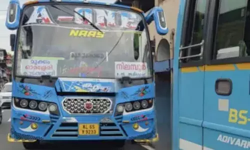 തിരക്കേറിയ റോഡിലൂടെ എ- വണ്ണിന്റെ ഷോ..; വിദ്യാര്‍ത്ഥികൾ സ്റ്റോപ്പിൽ നിർത്താൻ ആവശ്യപ്പെട്ടപ്പോൾ സ്വഭാവം മാറി; ചവിട്ടിയത് 2 കിലോമീറ്റര്‍ അകലെ; ബസ്സിന് പണികൊടുത്ത് ട്രാഫിക് പോലീസ്!