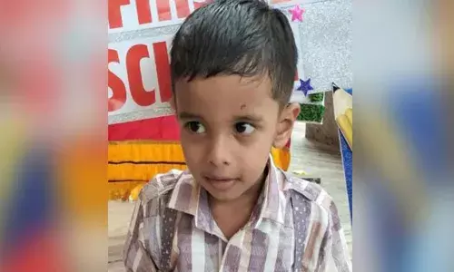 കളിക്കുന്നതിനിടെ ടീപ്പോയ്യുടെ ഗ്ലാസ് പൊട്ടി കാലില്‍ കൊണ്ടു; രക്തം വാര്‍ന്ന് അഞ്ചു വയസ്സുകാരന് ദാരുണ മരണം