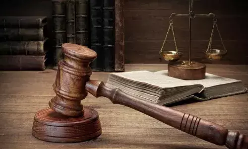 വിമാന യാത്രക്കാരനെ മടക്കി അയച്ച സംഭവം; തിരുവല്ല സ്വദേശിക്ക് എമിറേറ്റ്‌സ് എയര്‍ലൈന്‍ 1,76814 രൂപ നഷ്ടപരിഹാരം നല്‍കണം