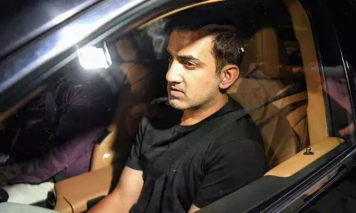 മാതാവിന് ഹൃദയാഘാതം;  പരിശീലകന്‍ ഗൗതം ഗംഭീര്‍ ഇന്ത്യയിലേക്ക് മടങ്ങി;  ഇംഗ്ലണ്ടിനെതിരായ പരമ്പരയ്ക്ക് മുമ്പ് ഇന്ത്യയ്ക്ക് കനത്ത തിരിച്ചടി;  ടീമിന്റെ തയാറെടുപ്പുകളെ ബാധിക്കുമോയെന്ന് ആശങ്ക