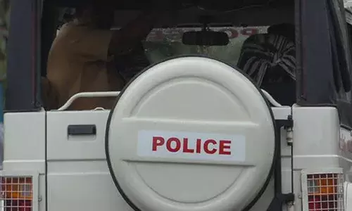 അയല്‍വാസിയെ മര്‍ദിച്ചെന്ന പരാതി അന്വേഷിക്കാനെത്തി; എസ്‌ഐയുടെ കാല്‍ കടിച്ച് പറിച്ച് പ്രതി: കൂടെ ഉണ്ടായിരുന്ന സിപിഒയെ നായയെ കൊണ്ട് കടിപ്പിച്ചു