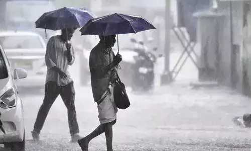 സംസ്ഥാനത്ത് ഇന്നും അതിതീവ്ര മഴയ്ക്ക് സാധ്യത; ഇന്ന് അഞ്ച് ജില്ലകളില്‍ റെഡ് ആലേര്‍ട്ട്; ഒന്‍പത് ജില്ലകളില്‍ ഓറഞ്ച് അലേര്‍ട്ട്; മത്സ്യബന്ധത്തിന് ഇറങ്ങരുതെന്നും നിര്‍ദ്ദേശം; പള്ളിക്കല്‍ നദിയുടെ കരയിലുള്ളവര്‍ കൂടുതല്‍ ജാഗ്രത പാലിക്കണമെന്ന് ജലസേചന വകുപ്പ്