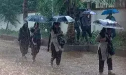 കനത്ത മഴ തുടരുന്നു; അഞ്ച് ജില്ലകളിലെ വിദ്യാഭ്യാസ സ്ഥാപനങ്ങള്ക്ക് തിങ്കളാഴ്ച അവധി കനത്ത മഴ തുടരുന്നു; അഞ്ച് ജില്ലകളിലെ വിദ്യാഭ്യാസ സ്ഥാപനങ്ങള്ക്ക് തിങ്കളാഴ്ച അവധി