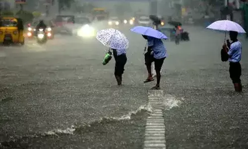 ബംഗാള്‍ ഉള്‍ക്കടലിനു മുകളില്‍ ചക്രവാതച്ചുഴി; സംസ്ഥാനത്ത് അടുത്ത അഞ്ച് ദിവസം അതിതീവ്രമഴ; അഞ്ച് ജില്ലകളില്‍ റെഡ് അലേര്‍ട്ട്