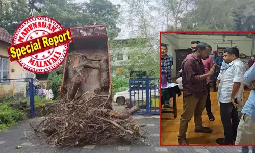 സംസ്ഥാന പാതയിൽ പൊതുമരാമത്ത് വകുപ്പ് മുറിച്ചിട്ട മരത്തടികൾ കിടന്നത് ദിവസങ്ങളോളം; വാഹനങ്ങൾക്കും വ്യാപാര സ്ഥാപനങ്ങൾക്കും തടസ്സം സൃഷ്‌ടിച്ചതോടെ പഞ്ചായത്ത് ഇടപെട്ടു;   മരത്തടികൾ നീക്കാൻ ആവശ്യപ്പെട്ടപ്പോൾ നോക്കാമെന്ന് അധികാരികൾ; പൊതുമരാമത്ത് ഓഫിസ് മുറ്റത്ത് മരത്തടികൾ കൊണ്ടിട്ട് പ്രതിഷേധച്ച് പഞ്ചായത്ത് അംഗങ്ങൾ