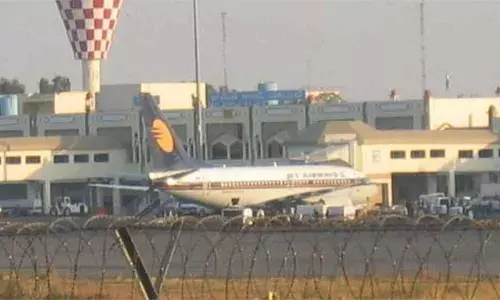 ഹൈദരാബാദ് വിമാനത്താവളത്തില്‍ ബോംബ് ഭീഷണി; ബോംബ് നിര്‍വീര്യ സ്‌ക്വാഡ് സ്ഥലത്തെത്തി പരിശോധന നടത്തി