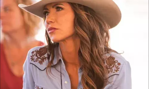 അലര്ജി, ഹോംലാന്ഡ് സെക്യൂരിറ്റി സെക്രട്ടറി ക്രിസ്റ്റി നോയമിനെ ആശുപത്രിയിലേക്ക് മാറ്റിയതായി ഡിഎച്ച്എസ് അലര്ജി, ഹോംലാന്ഡ് സെക്യൂരിറ്റി സെക്രട്ടറി ക്രിസ്റ്റി നോയമിനെ ആശുപത്രിയിലേക്ക് മാറ്റിയതായി ഡിഎച്ച്എസ്