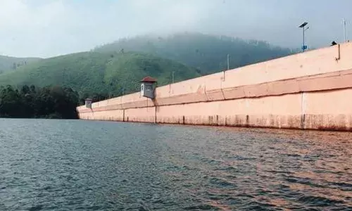 സെക്കന്‍ഡില്‍ ഒഴുകി എത്തുന്നത് 5350 ഘനയടി വെള്ളം; മുല്ലപ്പെരിയാര്‍ അണക്കെട്ടില്‍ ജലനിരപ്പ് 131.65 അടി പിന്നിട്ടു