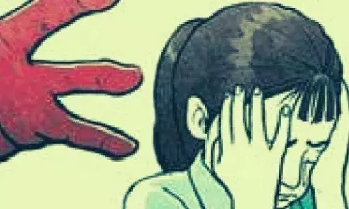 പത്തും പതിനഞ്ചും വയസുള്ള പെണ്‍മക്കളോട് ലൈംഗികാതിക്രമം: പിതാവിനെ അറസ്റ്റ് ചെയ്ത് കീഴ്വായ്പൂര്‍ പോലീസ്: കുട്ടികളെ ഉപദ്രവിച്ചത് അമ്മയെ കൊല്ലുമെന്ന് ഭീഷണിപ്പെടുത്തി