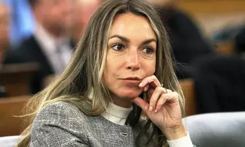 ബോസ്റ്റണ് പോലീസ് ഉദ്യോഗസ്ഥനായ കാമുകന്റെ മരണത്തില് കാരെന് റീഡ് കുറ്റക്കാരിയല്ലെന്നു ജൂറി ബോസ്റ്റണ് പോലീസ് ഉദ്യോഗസ്ഥനായ കാമുകന്റെ മരണത്തില് കാരെന് റീഡ് കുറ്റക്കാരിയല്ലെന്നു ജൂറി