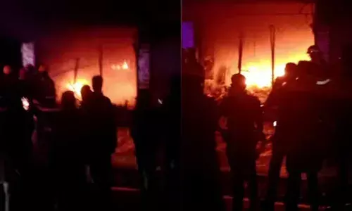 പത്തനംതിട്ട തണ്ണിത്തോട്ടില്‍ തീപിടിത്തം; രണ്ട് കടകള്‍ കത്തി നശിച്ചു