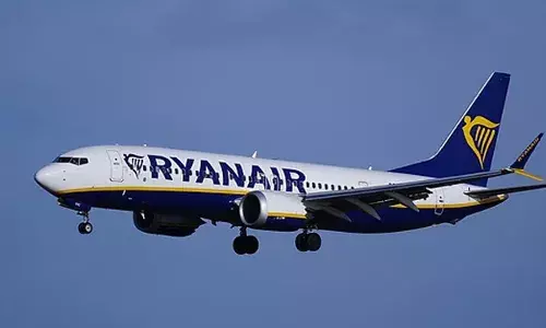 സ്റ്റാന്‍സ്റ്റഡില്‍ നിന്ന് പറന്നുയര്‍ന്ന റയാന്‍ എയര്‍ വിമാനം ഗ്രീസില്‍ ലാന്‍ഡ് ചെയ്തത് കഷ്ടപ്പെട്ട്;  ഒടുവില്‍ ചിറകുകള്‍ക്ക് പരിക്ക്