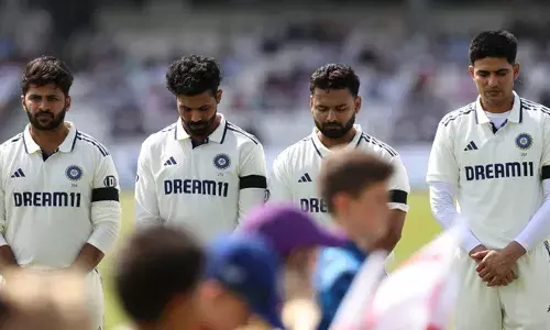 പേസും സ്വിംഗുമുള്ള ഹെഡിംഗ്‌ലിയിലെ പിച്ചില്‍ കരുതലോടെ തുടക്കമിട്ട് ജയ്‌സ്വാളും രാഹുലും;  സായ് സുദര്‍ശന് അരങ്ങേറ്റം;  കരുണ്‍ പ്ലേയിങ് ഇലവനില്‍;  നാല് പേസര്‍മാരും ഒരു സ്പിന്നറുമായി ഇന്ത്യ; ഇംഗ്ലണ്ടിനെതിരെ യുവനിരയുമായി ഗില്‍ യുഗത്തിന് തുടക്കമാകുമ്പോള്‍