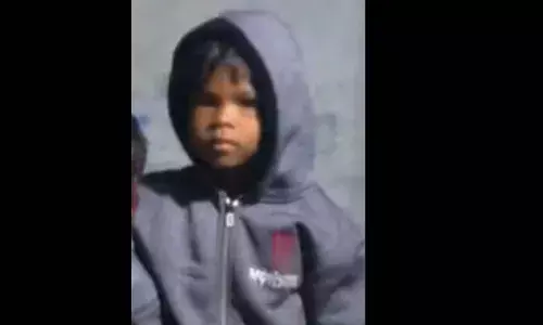 വാല്‍പ്പാറയില്‍ നാലര വയസുകാരിയെ പുലി പിടിച്ചു കൊണ്ടുപോയി; സംഭവം കുട്ടി വീടിന് മുന്നില്‍ കളിച്ചുകൊണ്ടിരിക്കെ; അപകടത്തില്‍ പെട്ടത് തോട്ടം തൊഴിലാളിയായ ജാര്‍ഖണ്ഡ് സ്വദേശിയുടെ മകള്‍; കുട്ടിക്കായി തിരച്ചില്‍ തുടരുന്നു