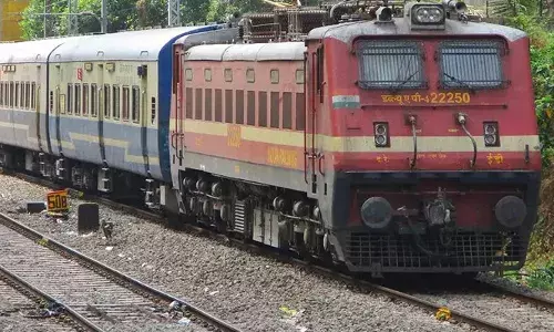 ട്രെയിനുകളുടെ ഗതാഗത വേഗത വര്‍ധിപ്പിച്ചു; പ്രധാന ട്രെയിനുകളുടെ സമയക്രമത്തില്‍ പുനഃക്രമീകരണം നടത്തി റെയില്‍വേ; ഇന്റര്‍സിറ്റി, ഏറനാട് എക്സ്പ്രസ് തുടങ്ങിയ സര്‍വീസുകളുടെ സമയങ്ങളിലാണ് മാറ്റം