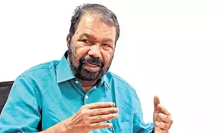 പാഠ്യപദ്ധതി പരിഷ്‌കരണം; രക്ഷിതാക്കള്‍ക്കും പാഠപുസ്തകങ്ങള്‍; രക്ഷിതാക്കളെ വിദ്യാലയ പ്രവര്‍ത്തനങ്ങളില്‍ സജീവമായി ഇപെടാന്‍ പ്രാപ്തരമാക്കുമെന്ന് മന്ത്രി