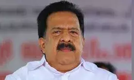 രാജ്ഭവനില്‍ കാവി കൊടിയേന്തിയ ഭാരതാംബചിത്രം: ഗവര്‍ണര്‍ ഇന്ത്യയെയും ഭരണഘടനയെയും അപമാനിക്കുന്നുവെന്ന് രമേശ് ചെന്നിത്തല