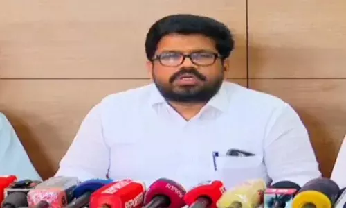 റസീനയുടെ ആത്മഹത്യയ്ക്ക് കാരണം താലിബാനിസം; അഫ്ഗാനിസ്ഥാനല്ല കേരളമെന്ന് എസ്.ഡി.പി.ഐ മനസിലാക്കണമെന്ന് കെ കെ രാഗേഷ്