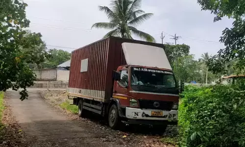 പാഴ്‌സൽ ലോറി തടഞ്ഞ് കോടികൾ തട്ടിയെടുത്ത കേസ്; 2 പ്രതികൾ കസ്റ്റഡിയിൽ; അന്വേഷണം തുടരുന്നു